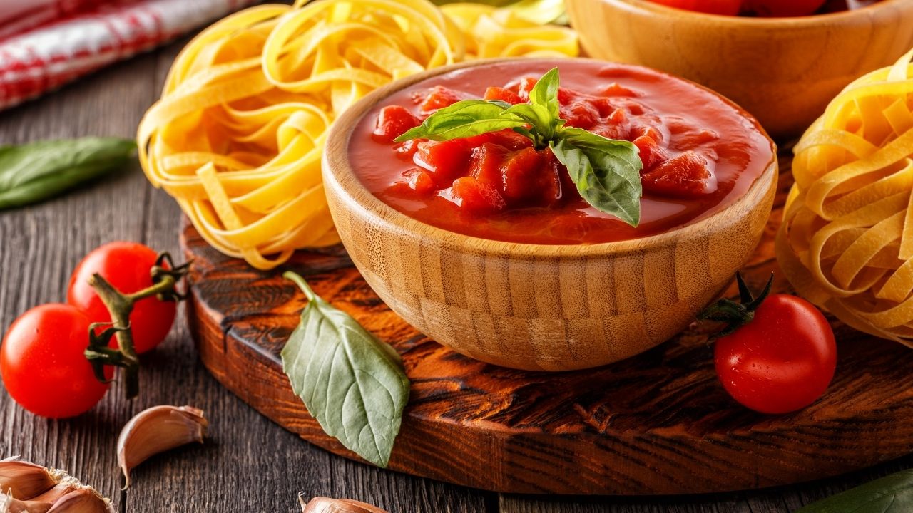  Tomato Products: Tomato Juice, Tomato Puree, Tomato Ketchup, Tomato Chutney, Tomato Sauces, Tomato Powder. Tomato Ready-To-Eat Products, Tomato Paste, Instant Tomato Soup and Tomato Processing and value added Products and Projects